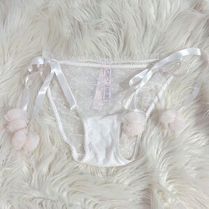 NWT Victoria’s Secret Bridal Tulle Ruffle Pom-Pom String Bikini Panty Size M NEW